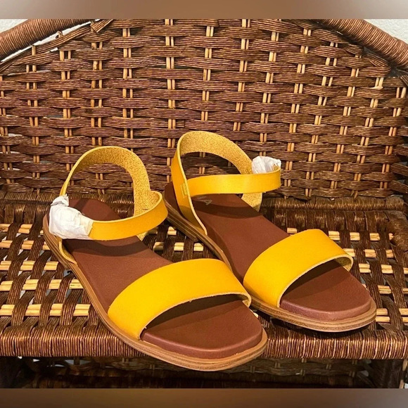 MIA Karina Sandal Yellow Sz 8.5‎ - Picture 1 of 4